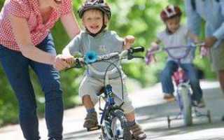 6 советов, как научить ребёнка ездить на велосипеде (сразу на двухколёсном!)